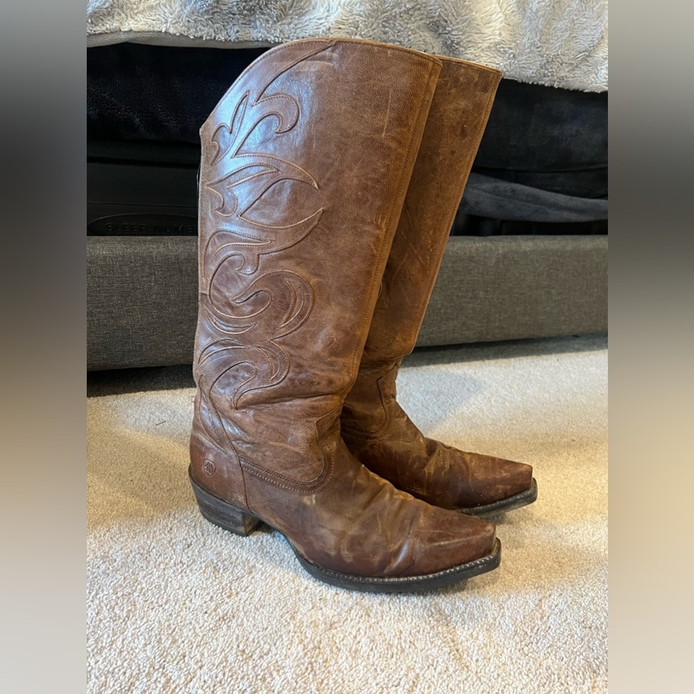 Ariat leather snip toe riding western cowgirl boots